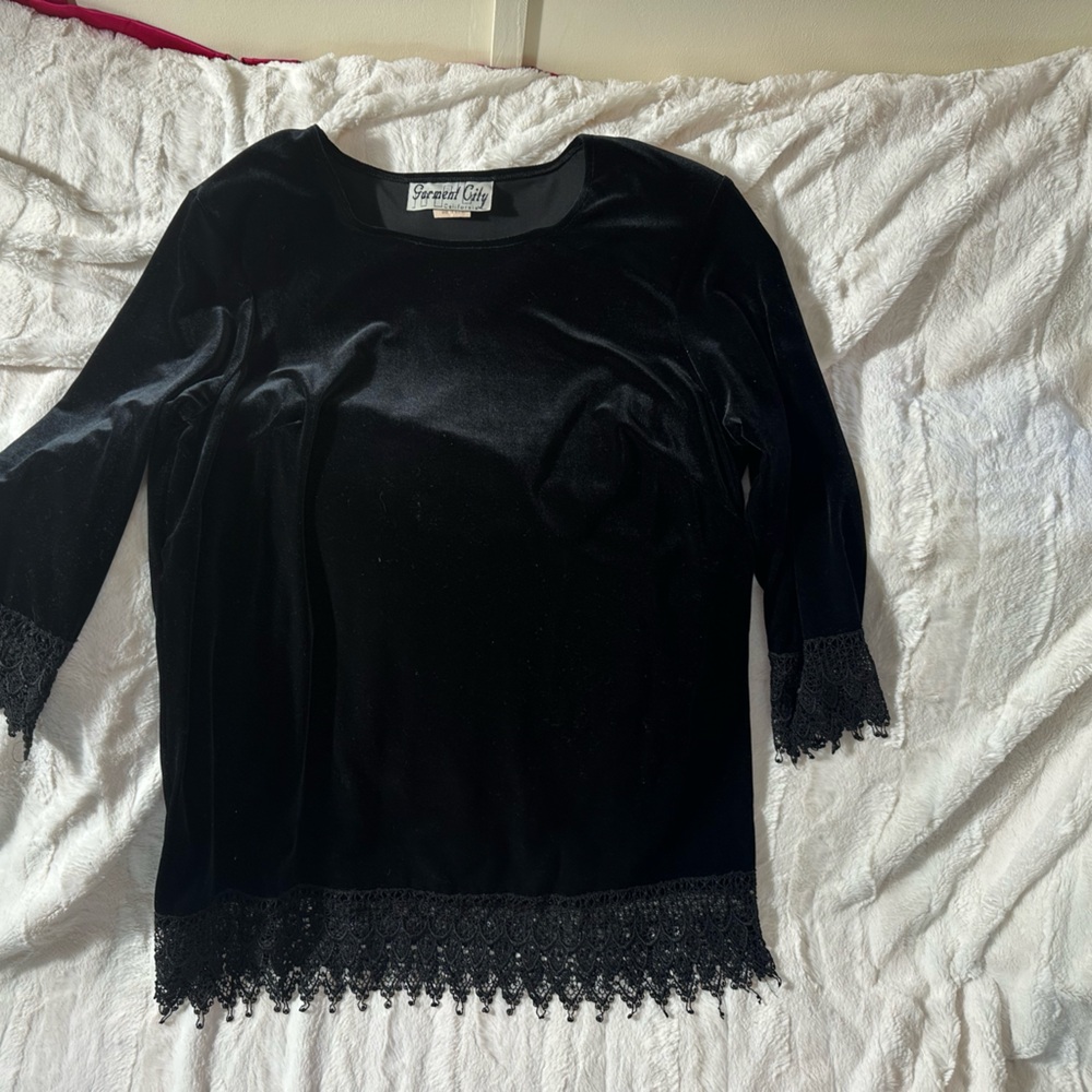 Elegant Black Velvet Top‎ 1980s-1990s vintage